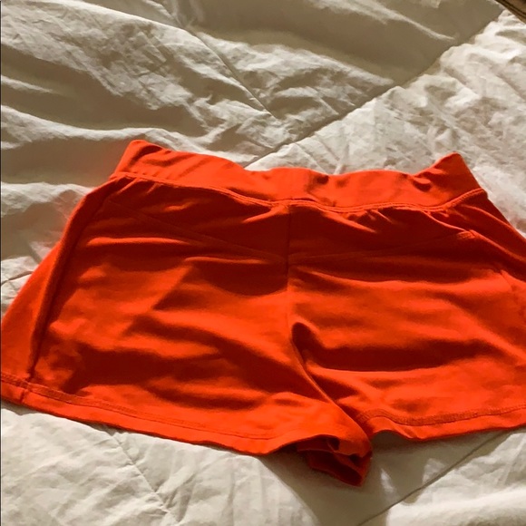 Hooters tank and shorts set - Picture 6 of 6